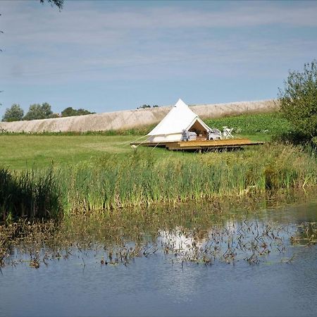 Glamping Och Gardslagenhet Mellan Himmel Och Hav Apartman Skivarp Kültér fotó