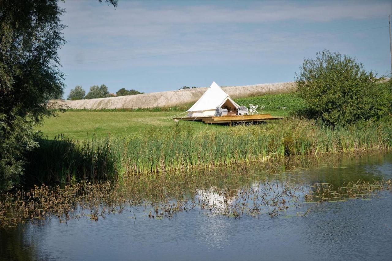 Glamping Och Gardslagenhet Mellan Himmel Och Hav Apartman Skivarp Kültér fotó